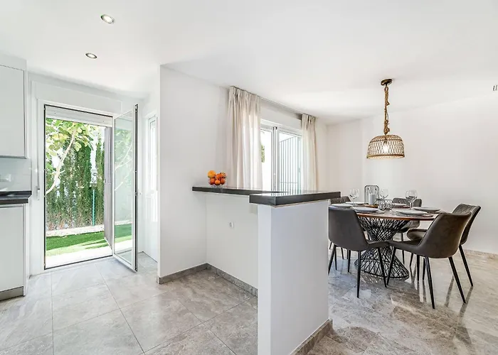 New Cozy Three Bedrooms Duplex In Naranjos マルベーリャ